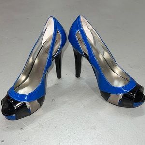 (2/$25)Guess Heels